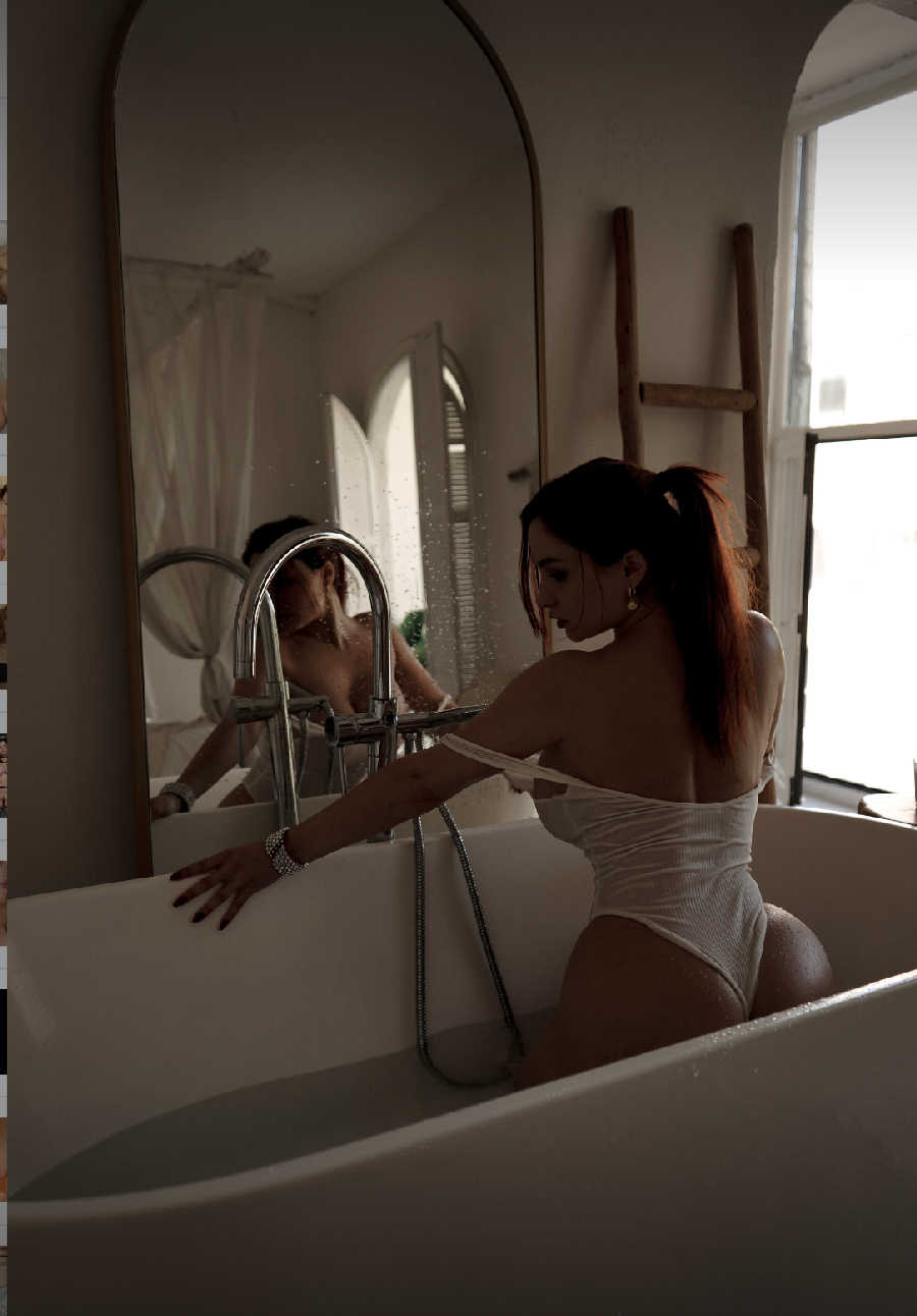 A playful frame from Miranda Faith nude — online in Fuqin