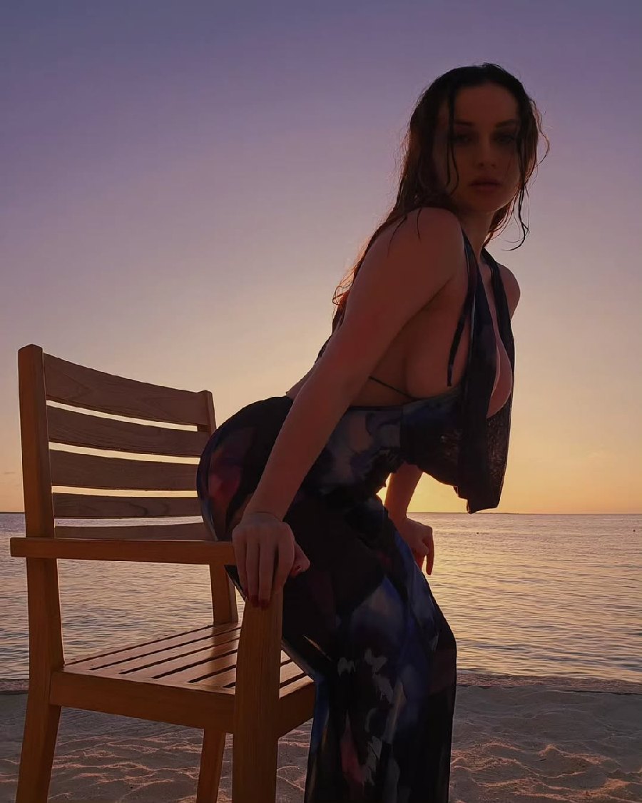 Sexy girl Miranda Faith nude in Fuqin