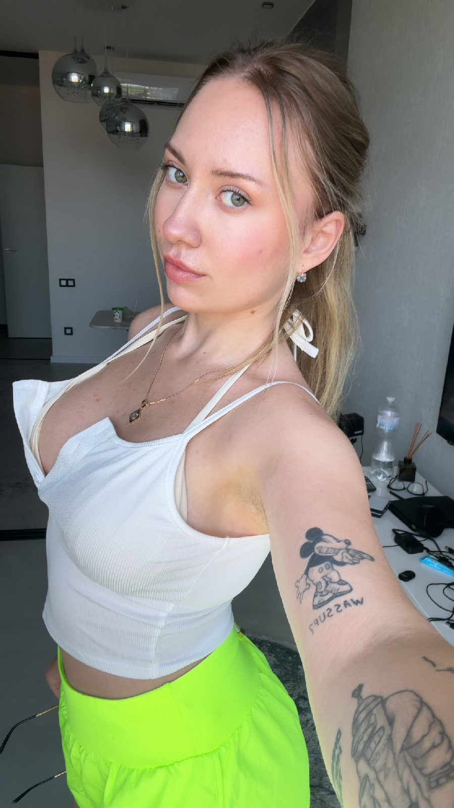 KateV in her underwear in Fuqin