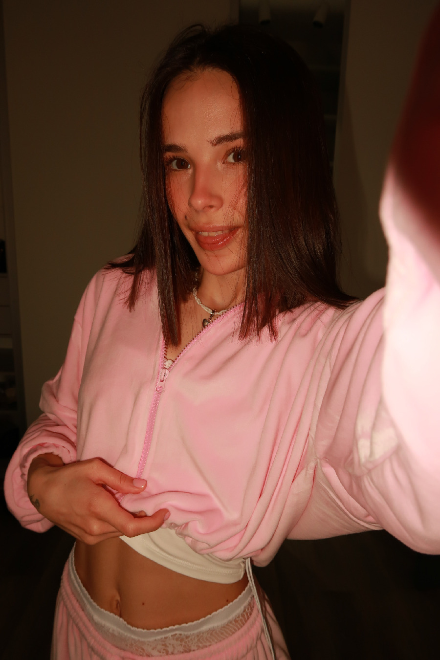 Tina brings the glow — live moments in Fuqin