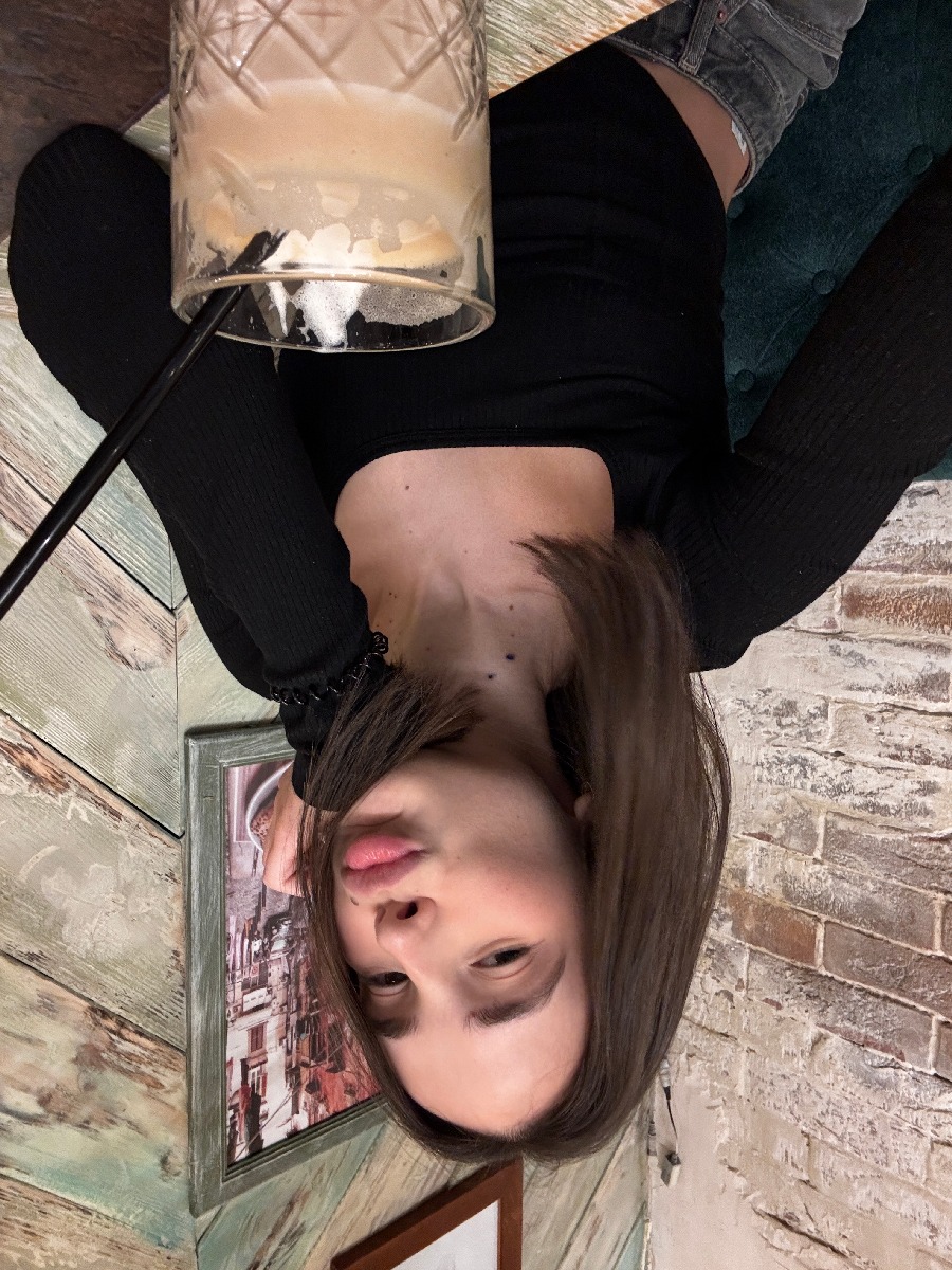 Fresh photos, fresh mood — Tina online in Fuqin